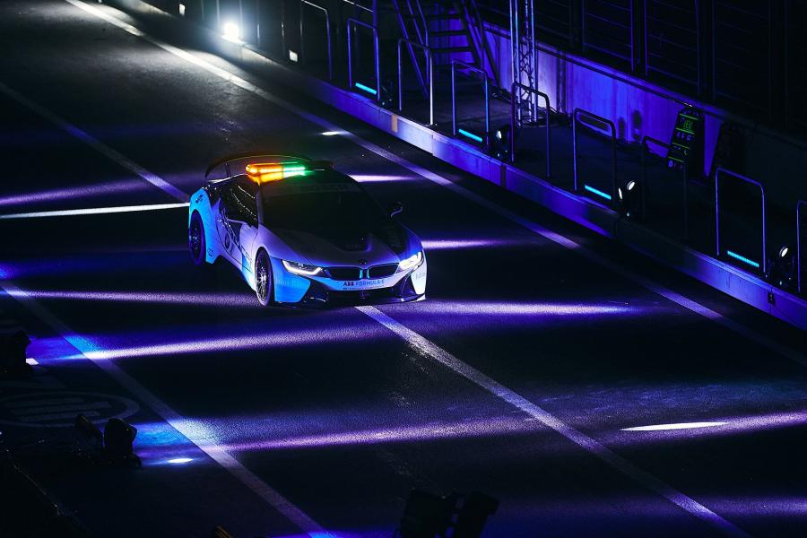  BMW i8 Formula E Safety Car 2019 года  (фото 6 из 17)